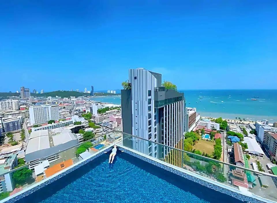 Location Of Pattaya, Sky Pool, Next To * Pattaya