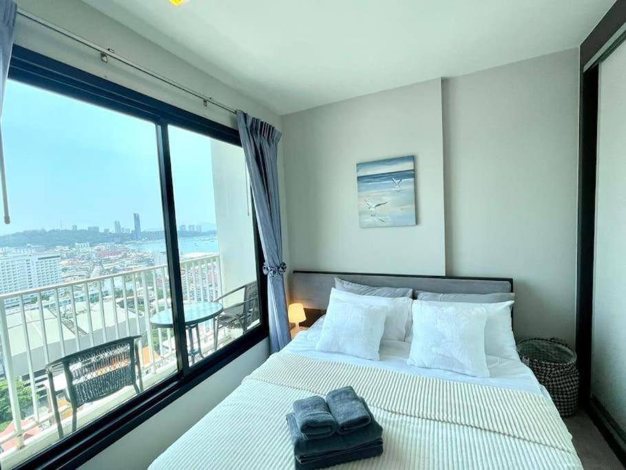 Location Of Pattaya, Sky Pool, Next To Apartment *