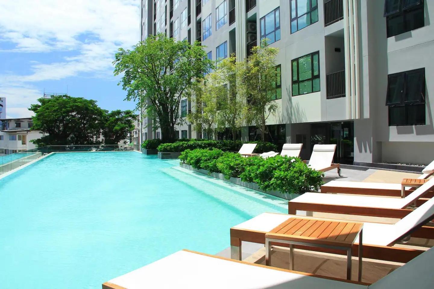 Location Of Pattaya, Sky Pool, Next To Apartment *